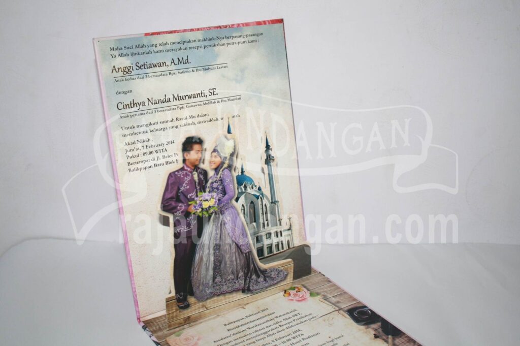 Undangan Pernikahan Hardcover Pop Up Pakai Amplop Anggi dan Nanda (EDC 88)