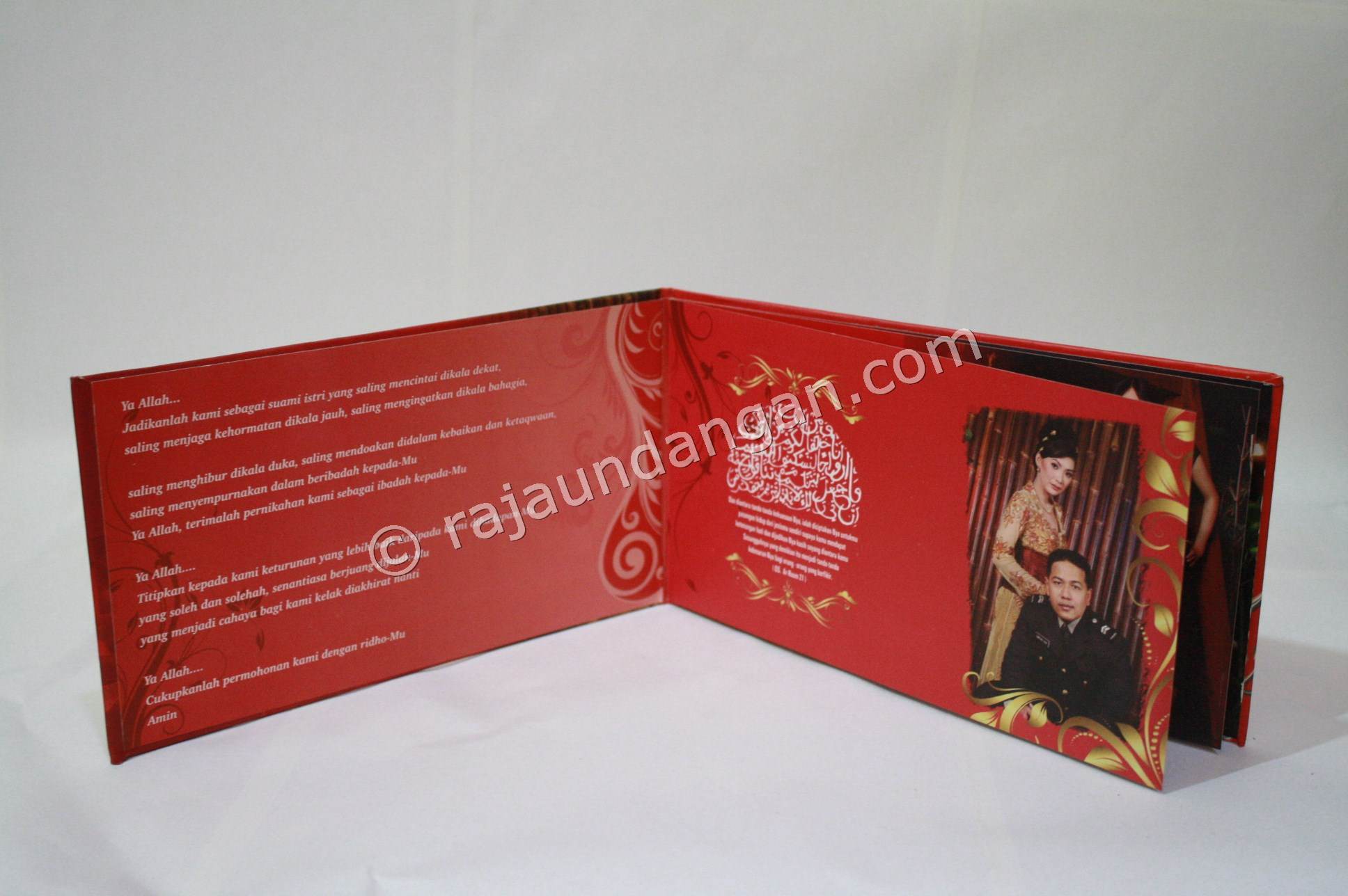 Undangan Pernikahan Hardcover Santiko dan Fitri