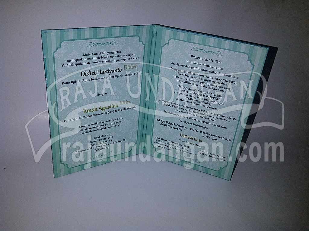 IMG 20140512 00152 - Undangan Pernikahan Mini Hardcover Didiet dan Ririn (EDC 73)
